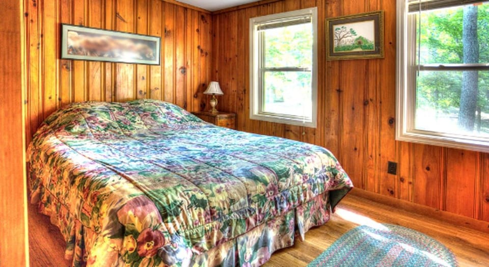 Luxurious and Modern One-Bedroom Cabin Rentals for Two in Somerset, Kentucky Cabin in Lake Cumberland