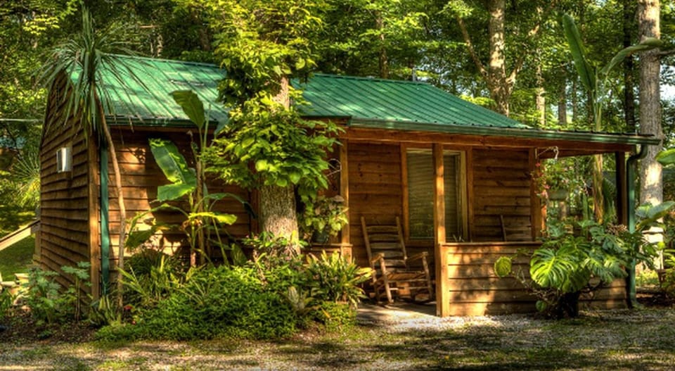 Luxurious and Modern One-Bedroom Cabin Rentals for Two in Somerset, Kentucky Cabin in Lake Cumberland