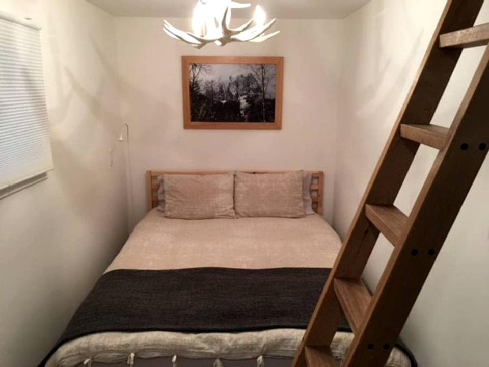 Pet-Friendly Cabin Rental Overlooking a River near Skykomish, Washington Cabin in Baring
