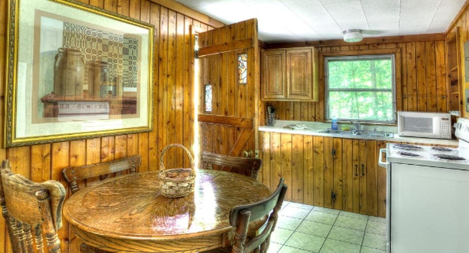 Deluxe Cabins for Rent near Lake Cumberland in Somerset, Kentucky Cabin in Lake Cumberland