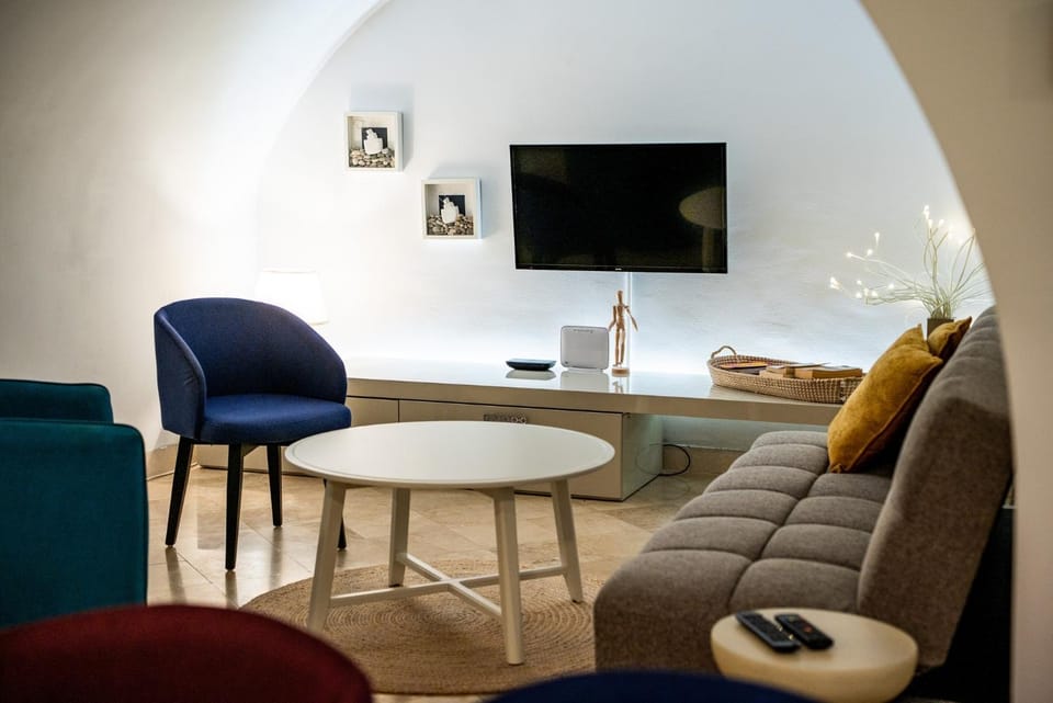 TV and multimedia, Living room, Seating area