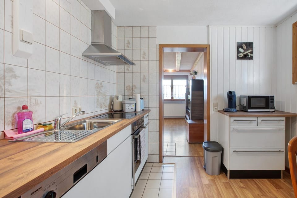 Kitchen or kitchenette, Living room