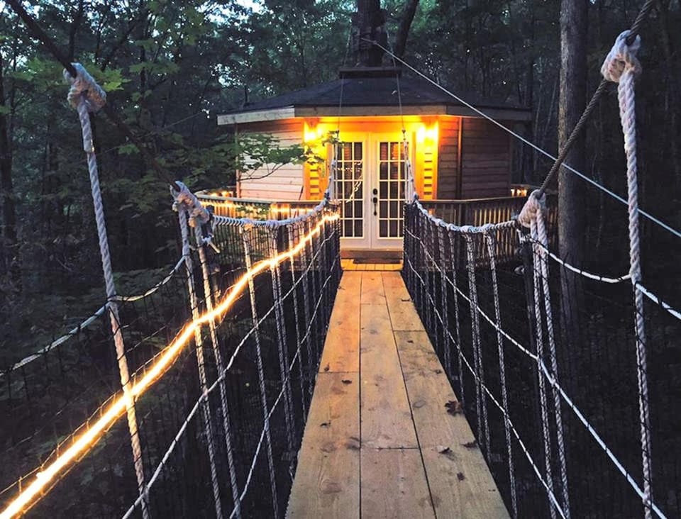 Stunning Tree House Rental in the Forest near Beckley, West Virginia House in Hico
