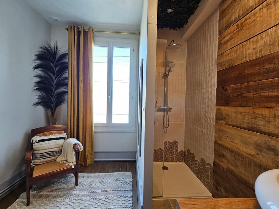 Shower, Bathroom