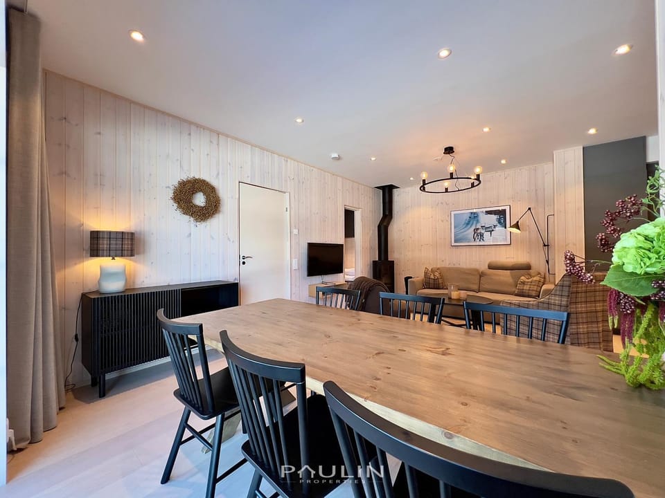 Lindvallen Ski Resort Pool and Padel - Sauna - 7 Guests Apartment in Sweden