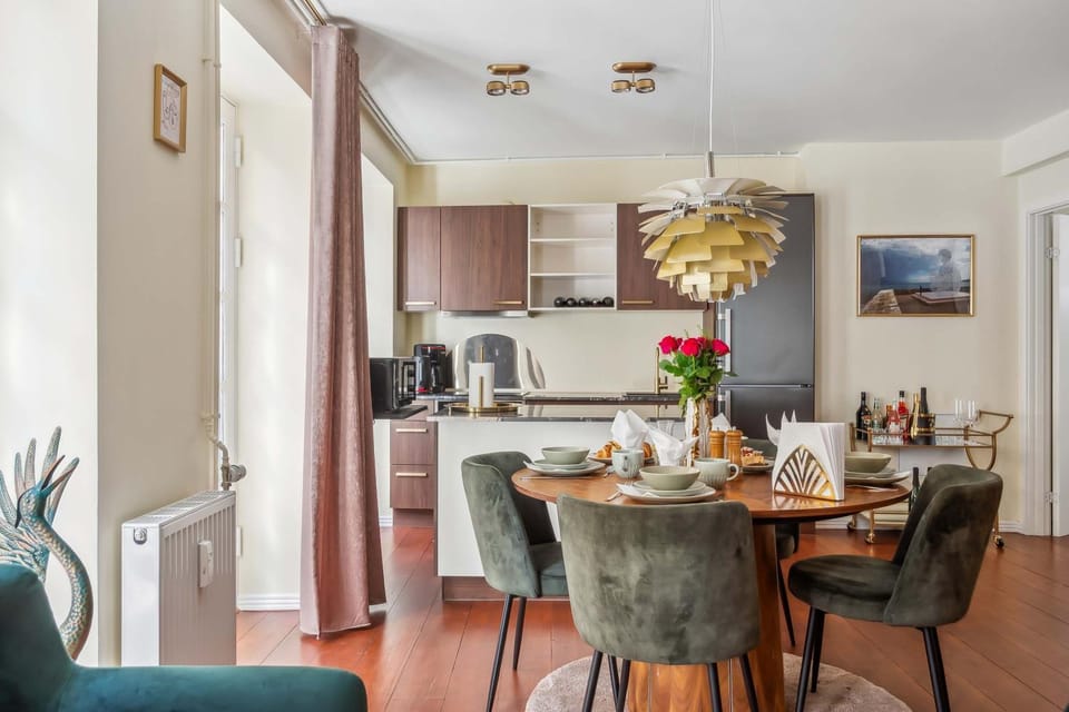 Central Luxury Flat - Walk to Nyhavn Tivoli & Metro Apartment in Copenhagen