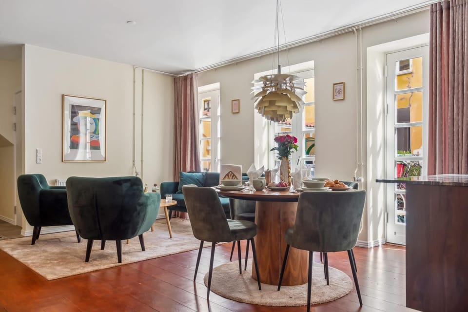 Central Luxury Flat - Walk to Nyhavn Tivoli & Metro Apartment in Copenhagen