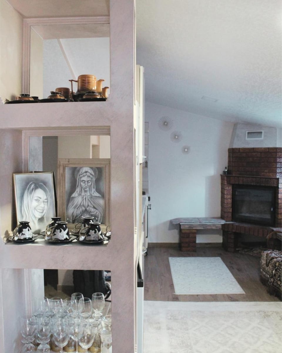 Communal lounge/ TV room