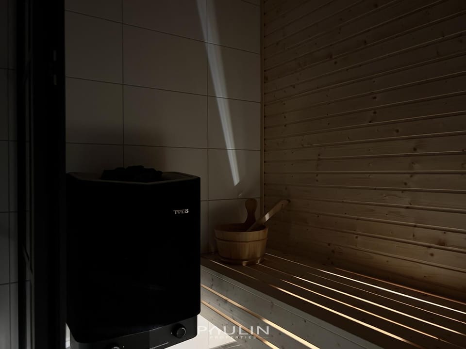 Lindvallen Ski Resort Pool and Padel - Sauna - 6 Guests Apartment in Sweden