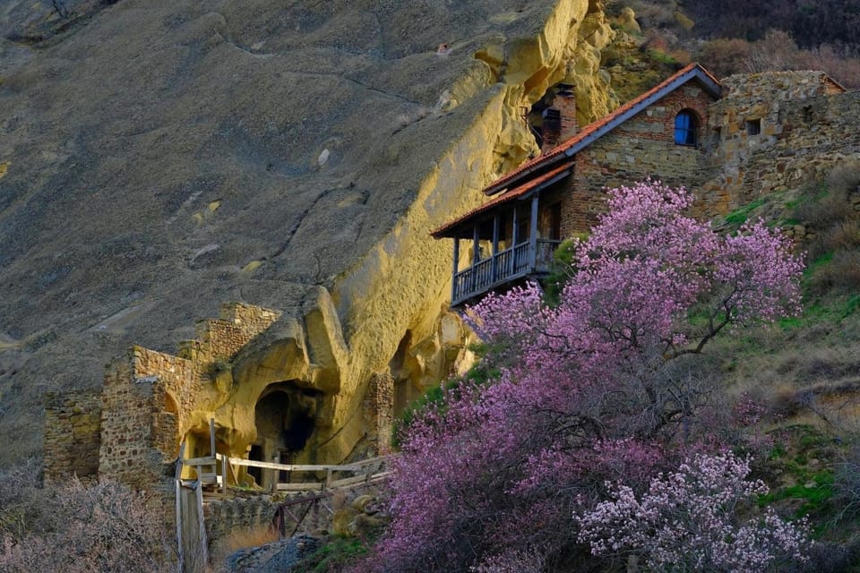Nearby landmark, Spring, Day, Natural landscape, Mountain view
