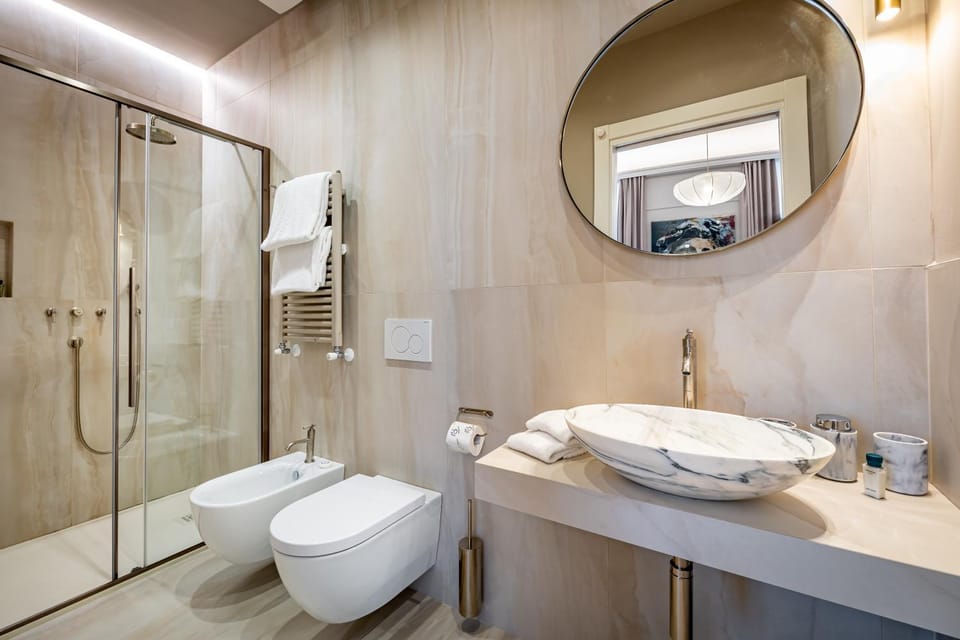 Toilet, Bathroom, bidet, towels