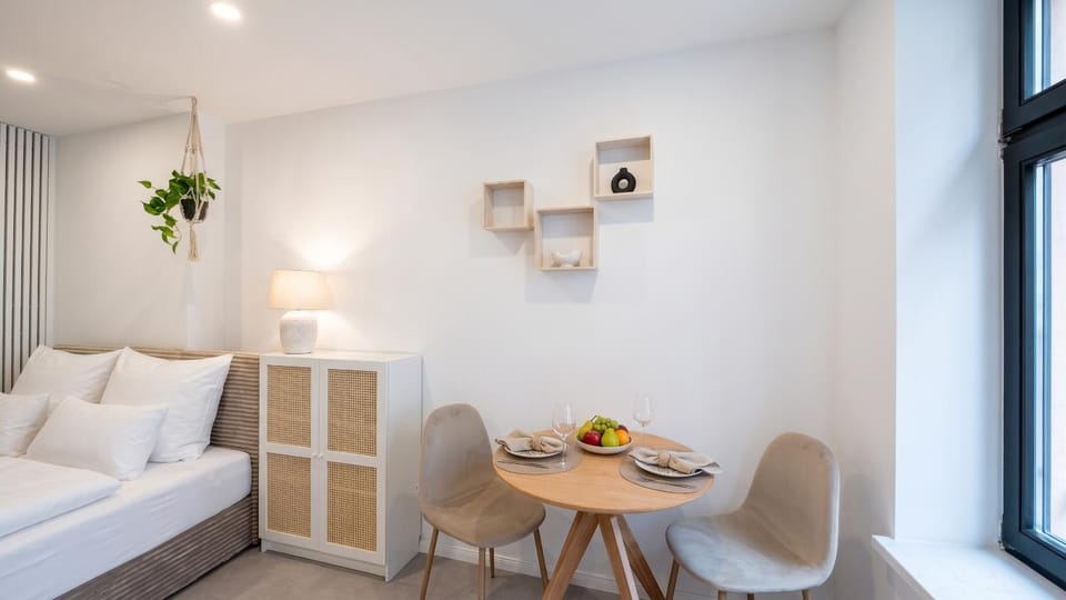 Photo of the whole room, Dining area