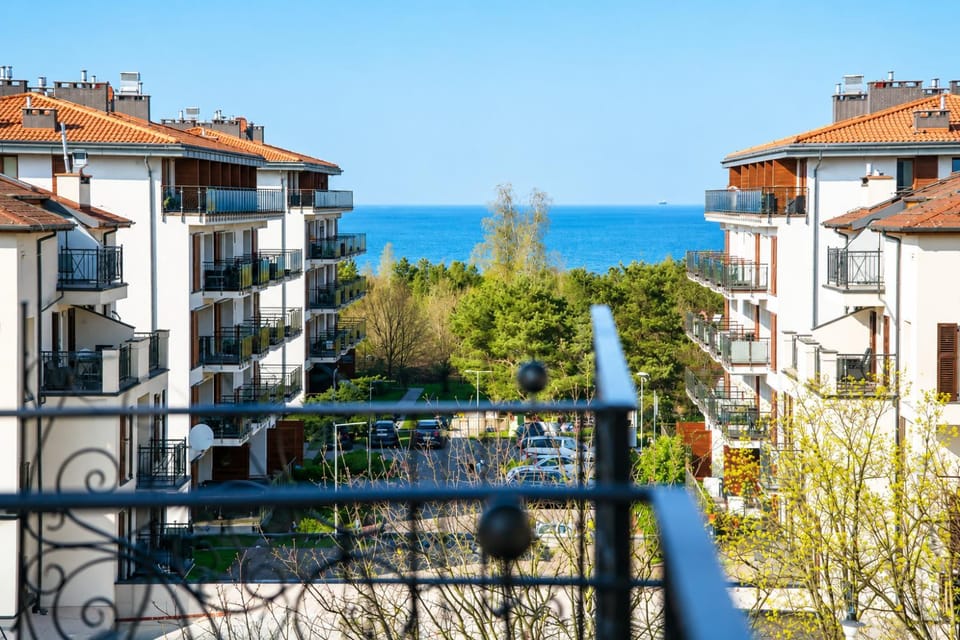 Property building, View (from property/room), Balcony/Terrace, City view