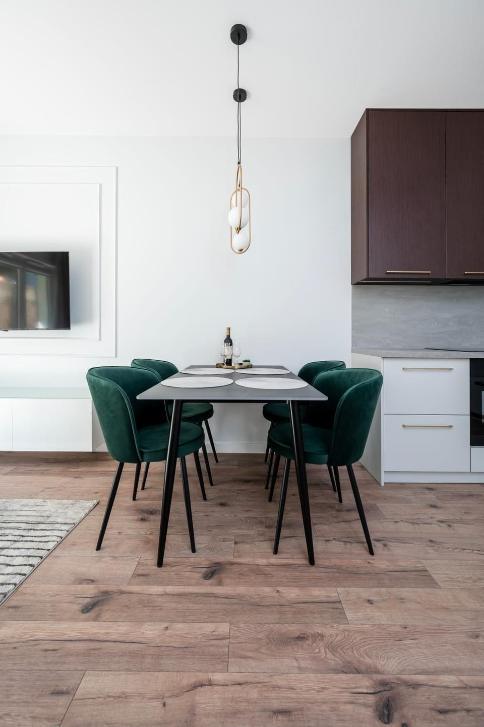 Kitchen or kitchenette, Living room, Seating area, Dining area