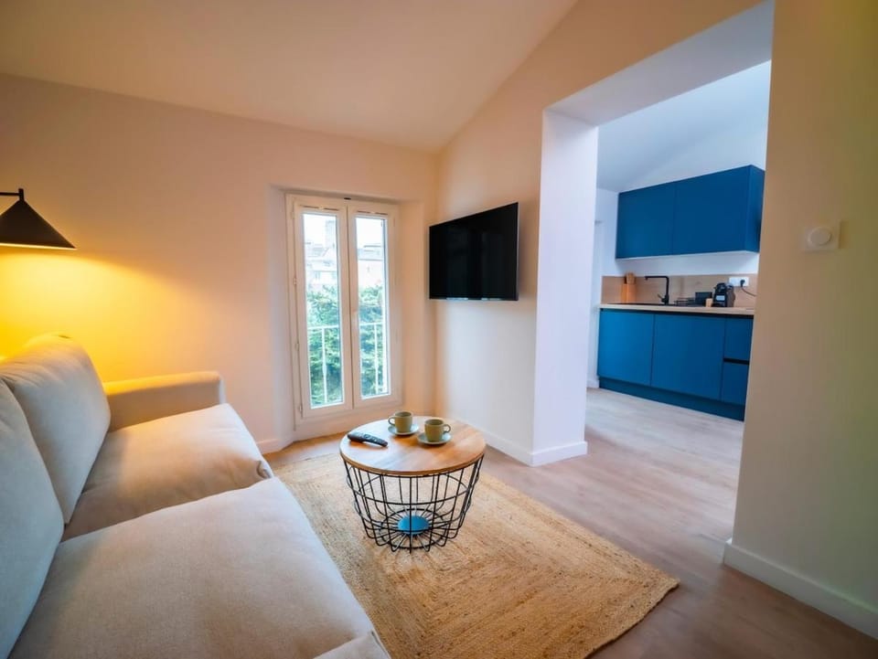 #402 Heart of Vieil Antibes - Place Nationale-High-End Newly Renovated & Furnished Appartment Apartment in Antibes