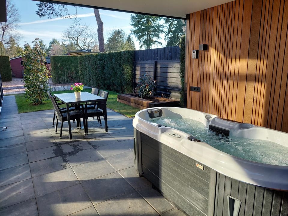Hot Tub, Balcony/Terrace