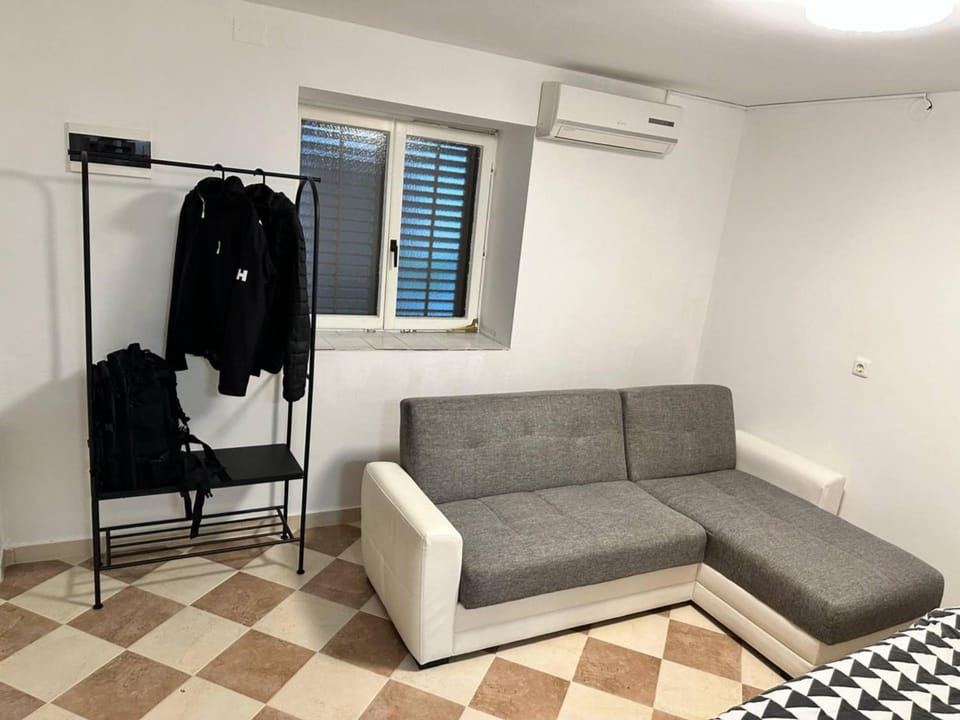Cozy Old Town Studio Piran steps from the sea and Tartini Square Apartment in Piran