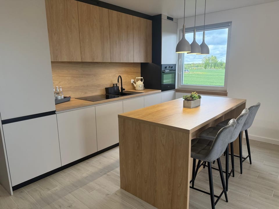 Kitchen or kitchenette, Dining area, oven, pet friendly, stove