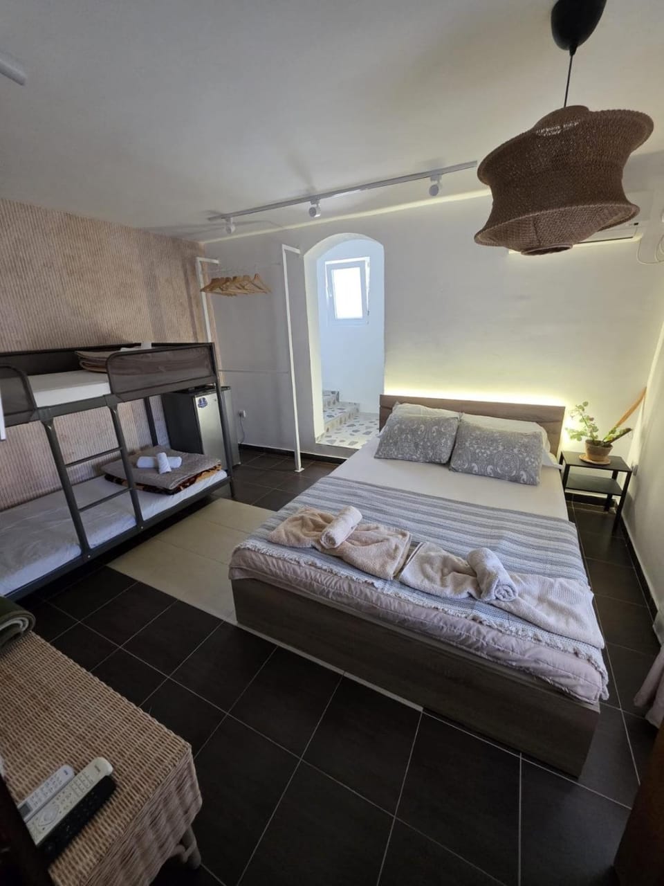 Bed, Photo of the whole room, Bedroom, bunk bed, towels