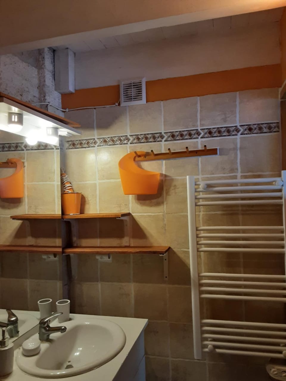Le Charmant Duplex Apartment in Cognac