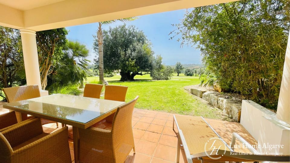 Natural landscape, Garden, Seating area, Dining area, Garden view