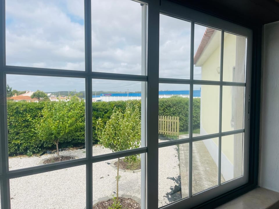 The Yellow Retreat Vacation rental in Lisbon District