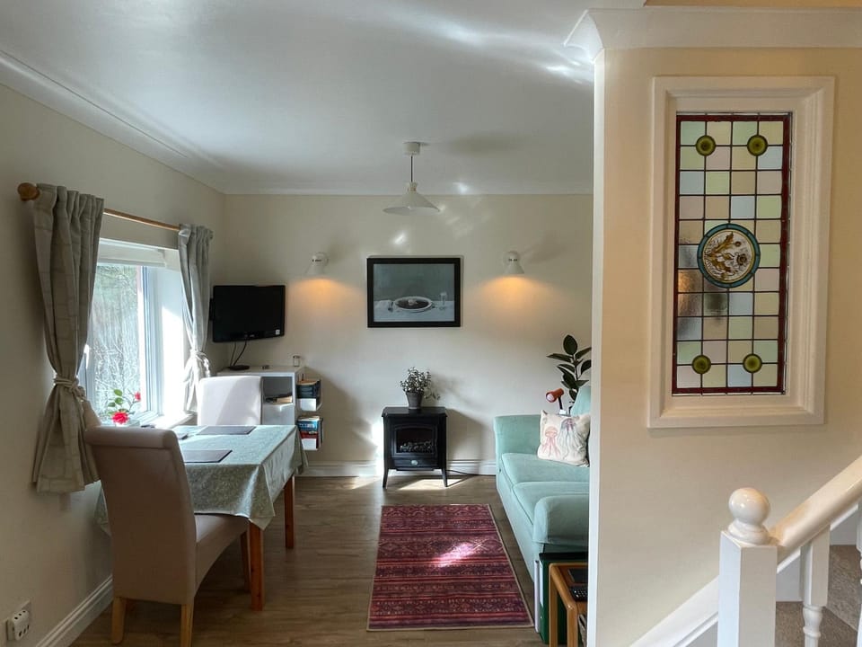 TV and multimedia, Living room, Seating area