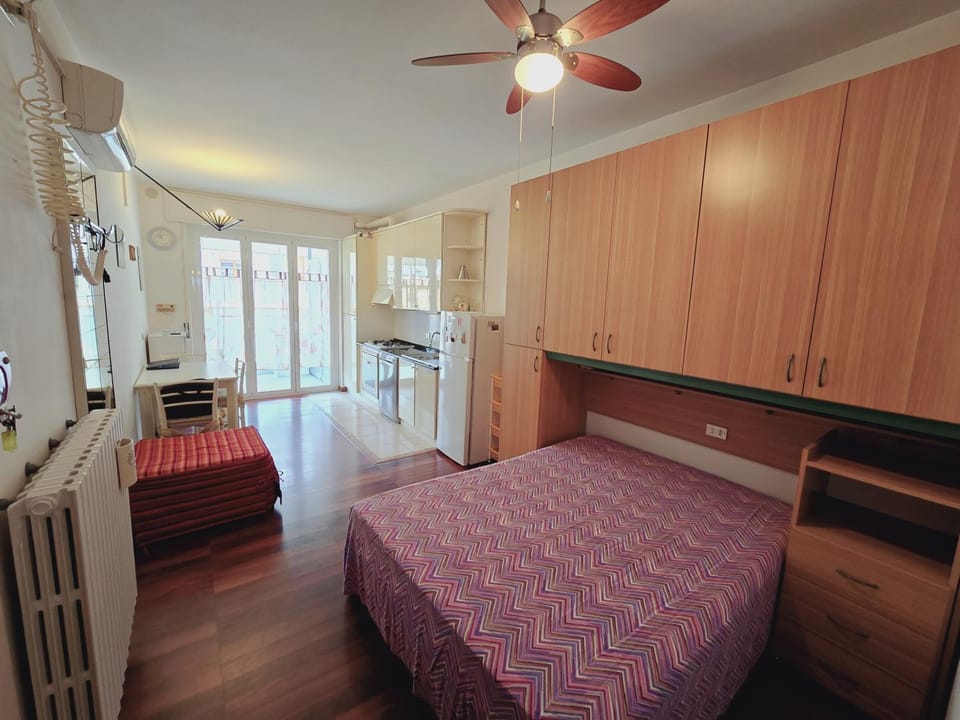 Kitchen or kitchenette, wardrobe