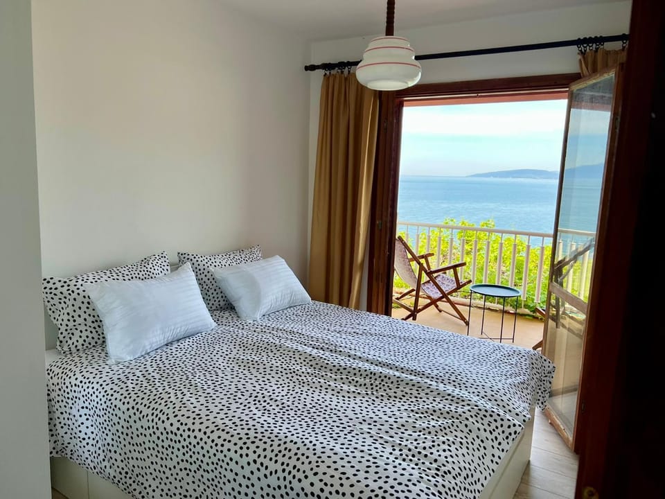 Bed, Natural landscape, View (from property/room), Balcony/Terrace, Photo of the whole room, Bedroom, Sea view