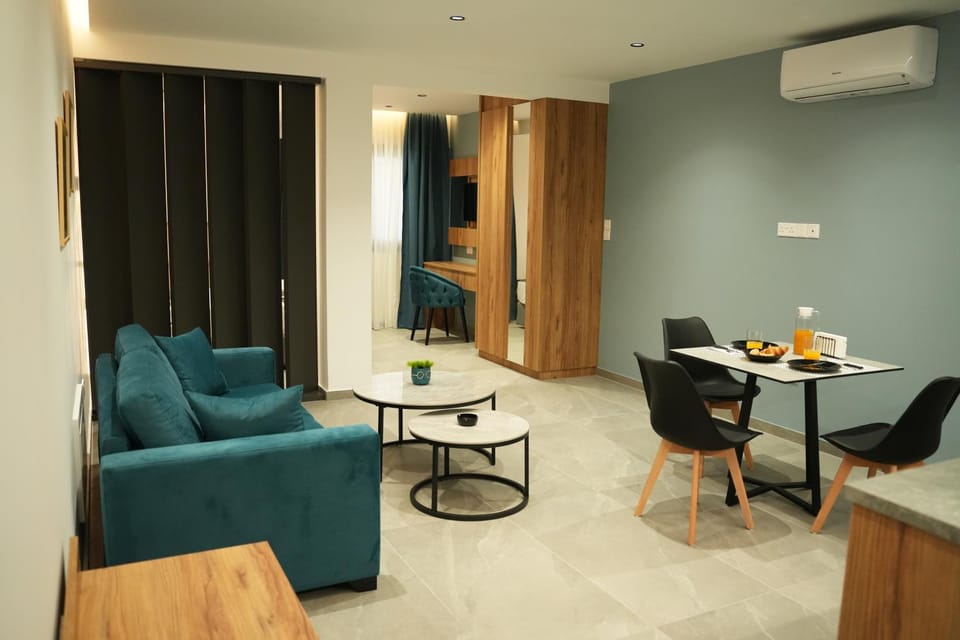Photo of the whole room, air conditioner