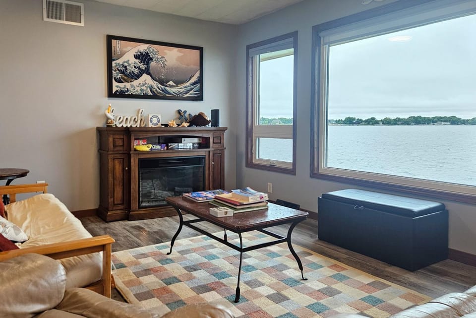 BBQ Ready: Lakefront Retreat in Watertown House in Watertown