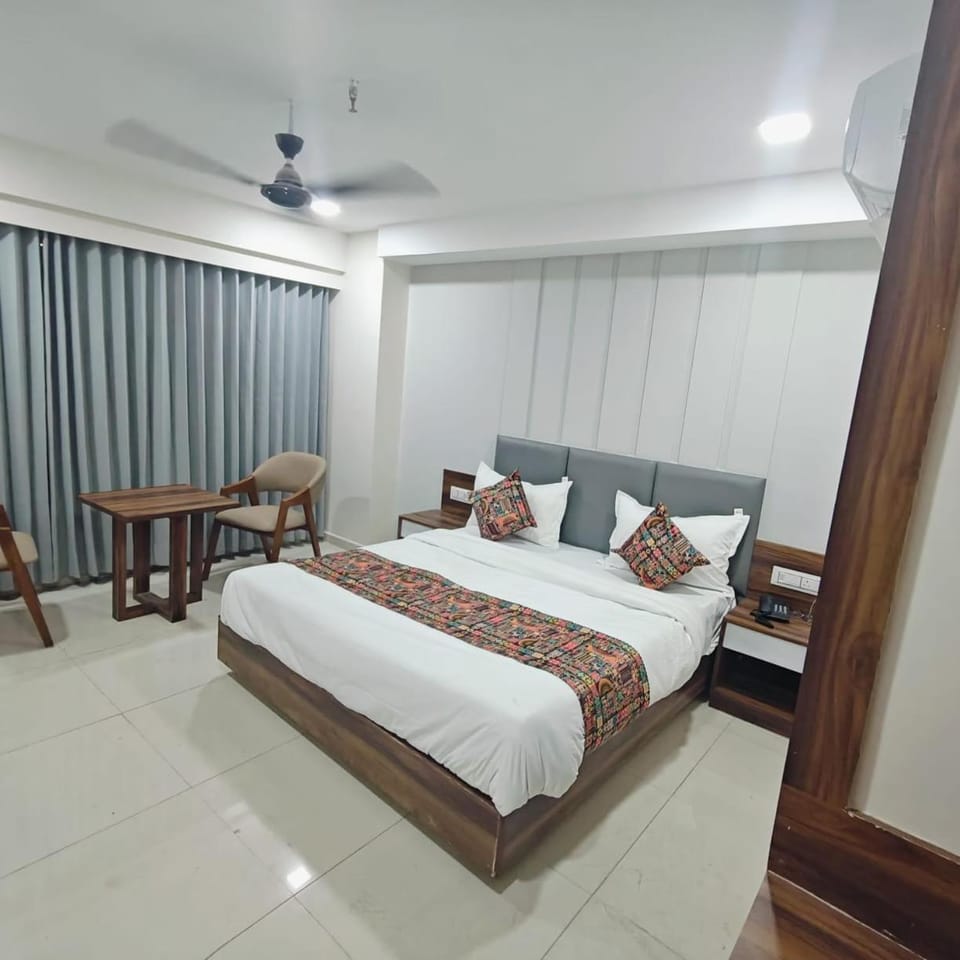 HOTEl MAPLE LEAF Hotel in Ahmedabad
