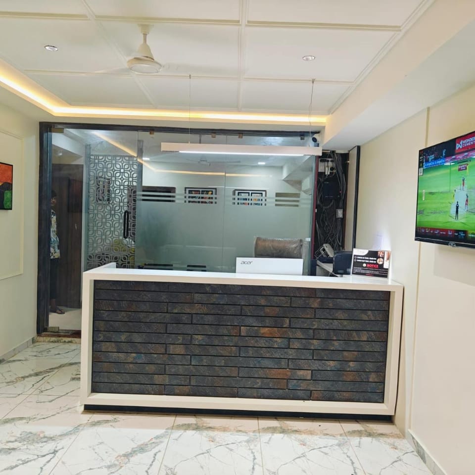 HOTEl MAPLE LEAF Hotel in Ahmedabad