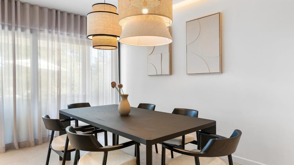 Seating area, Dining area, air conditioner