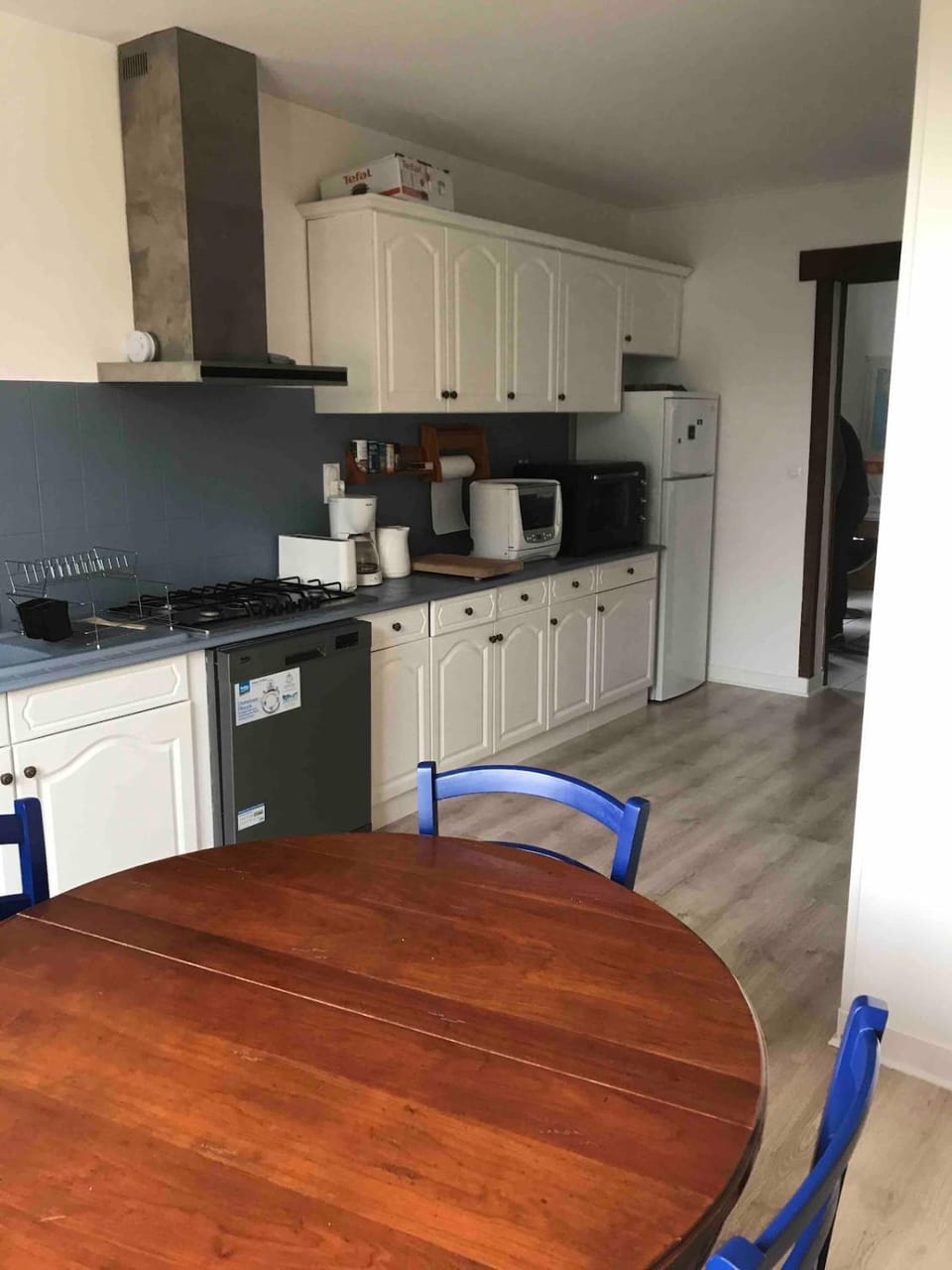 Kitchen or kitchenette, Dining area, dishwasher, oven, stove