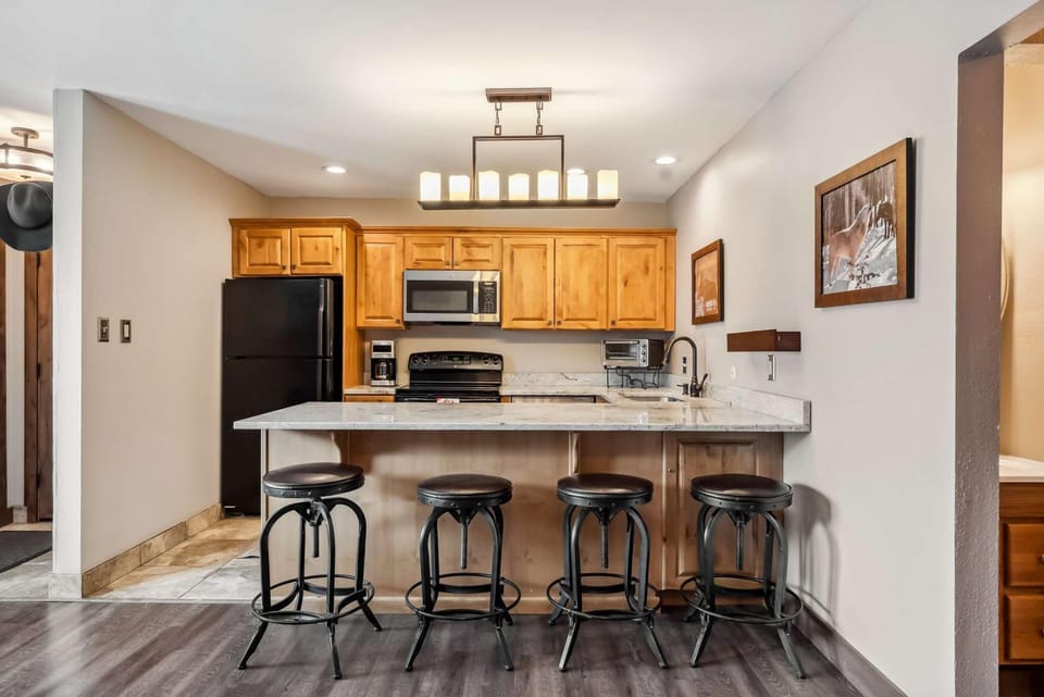 Main St Condo with Fireplace & Mountain Views House in Breckenridge