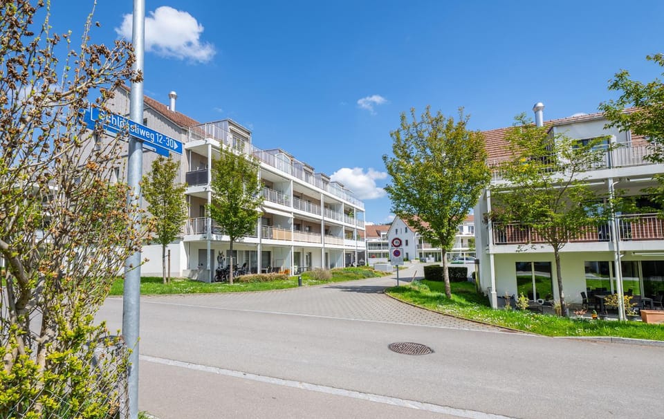 Property building, Street view, Location