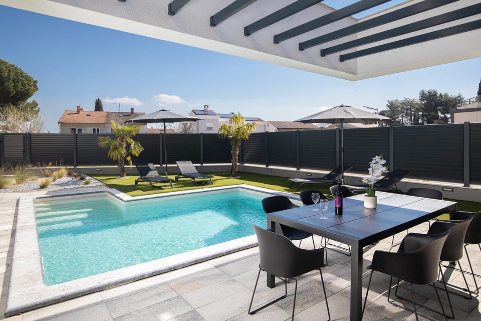 Balcony/Terrace, Balcony/Terrace, Pool view, Swimming pool