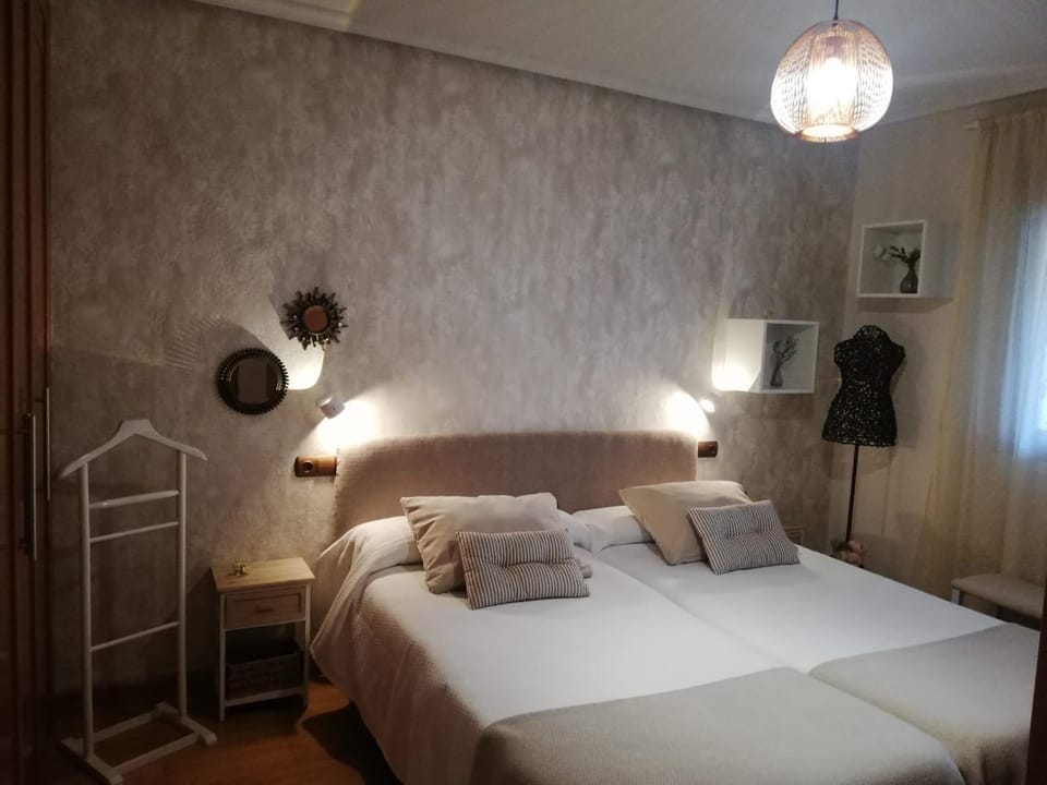 Apartamento con jardín privado a 10 min del centro de Salamanca Apartment in Castile and León