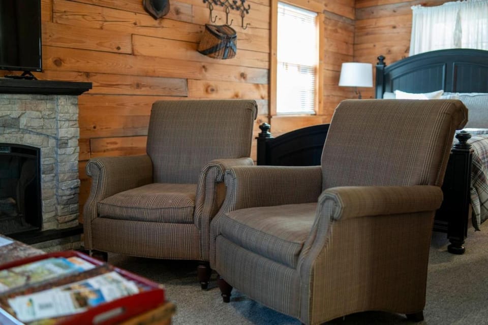 Redbud Valley Foxtail Cabin 6 Cabin in Eureka Springs