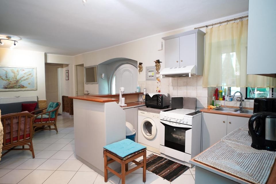 Krassi Apartment, Agios Mattheos Apartment in Corfu, Greece