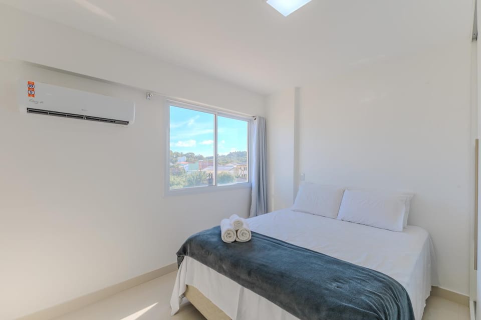 Bed, Photo of the whole room, Bedroom, air conditioner