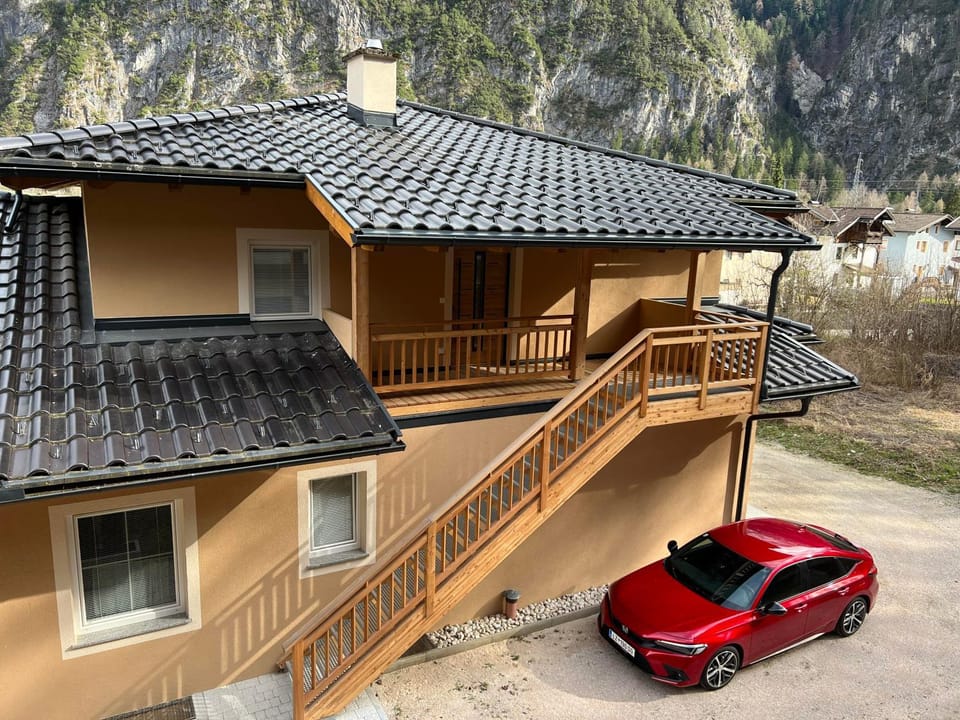 Facade/entrance, Parking