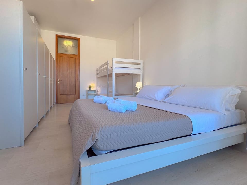 Vittorio Veneto - Spacious and Bright by Host Hero Apartment in Civitanova Marche