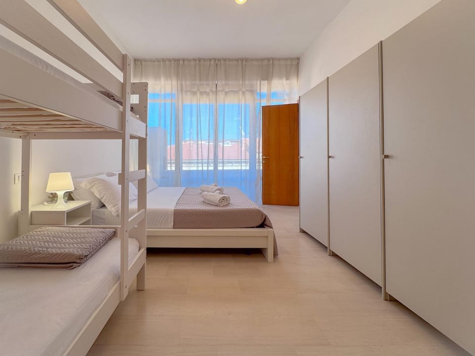 Vittorio Veneto - Spacious and Bright by Host Hero Apartment in Civitanova Marche