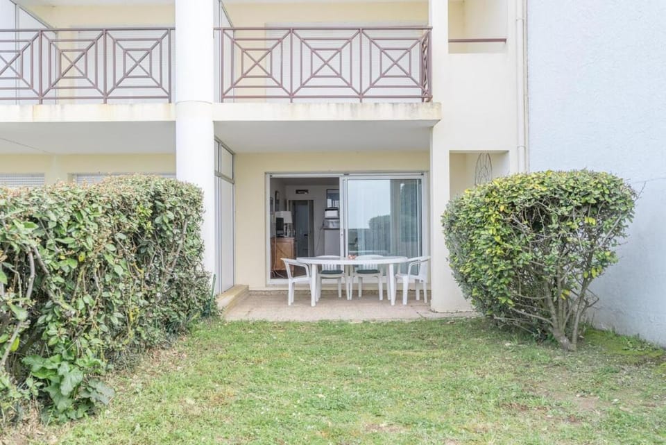 Patio, Garden, Dining area
