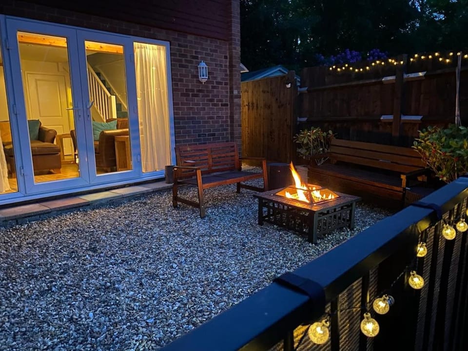 Patio, Night