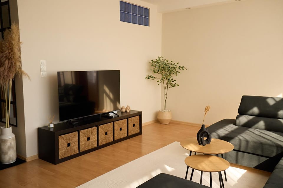 Communal lounge/ TV room, TV and multimedia, Living room, Evening entertainment