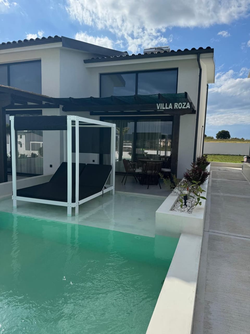 Pool view, Swimming pool