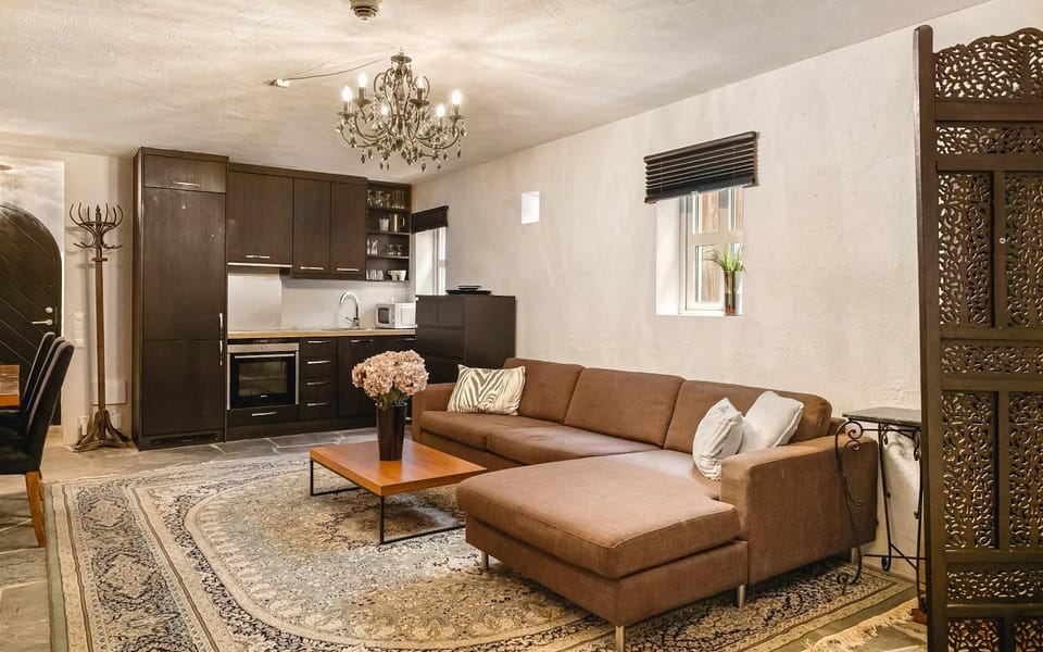 Kitchen or kitchenette, Living room, oven, stove